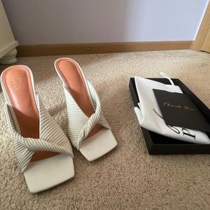 Brand New Oh Polly Hideaway Heels